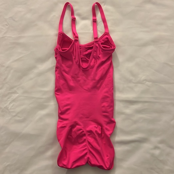 SKIMS SCULPTING BODYSUIT W. SNAPS - Picture 4 of 5